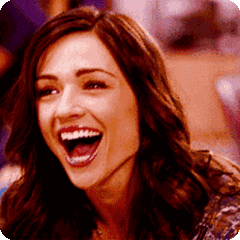 张嘴大笑的外国美女