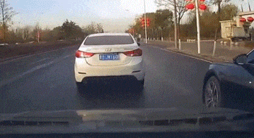 恶意别车被追尾，自食其果