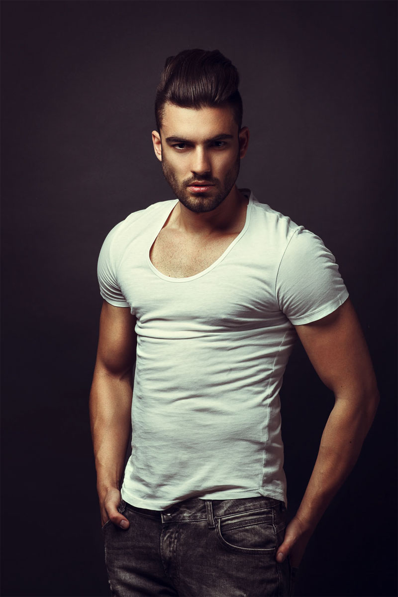 浑身散发着男人味的外国帅哥