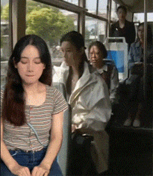 社恐女生坐公交日常，下车喊开门都需要莫大的勇气