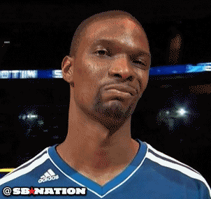 在赛场上对着镜头一脸不屑的球员