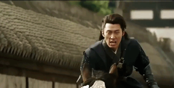 骑马杀敌，勇往直前